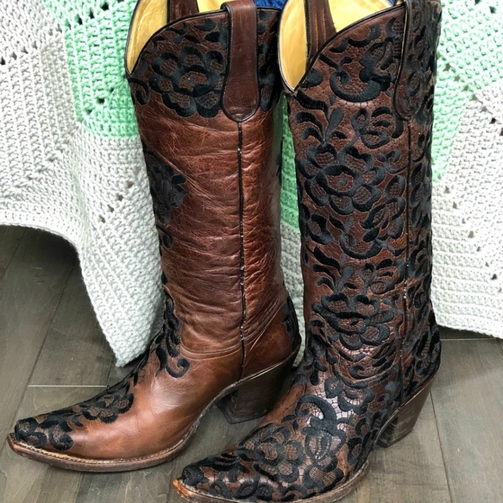 Corral brown lace boots